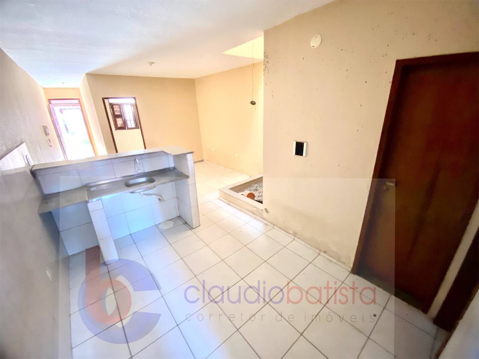 Casa à venda com 2 quartos, 65m² - Foto 9