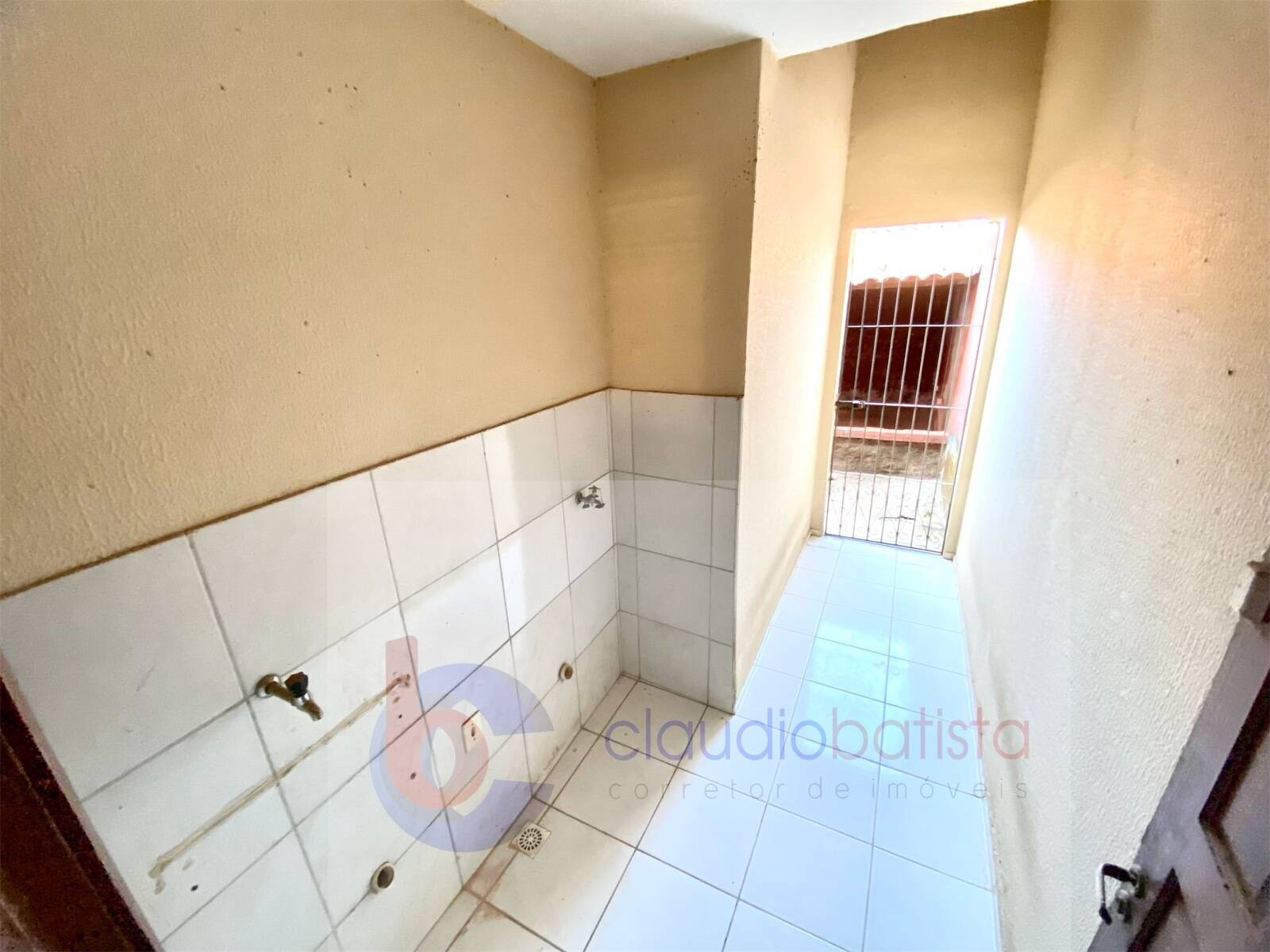 Casa à venda com 2 quartos, 65m² - Foto 11