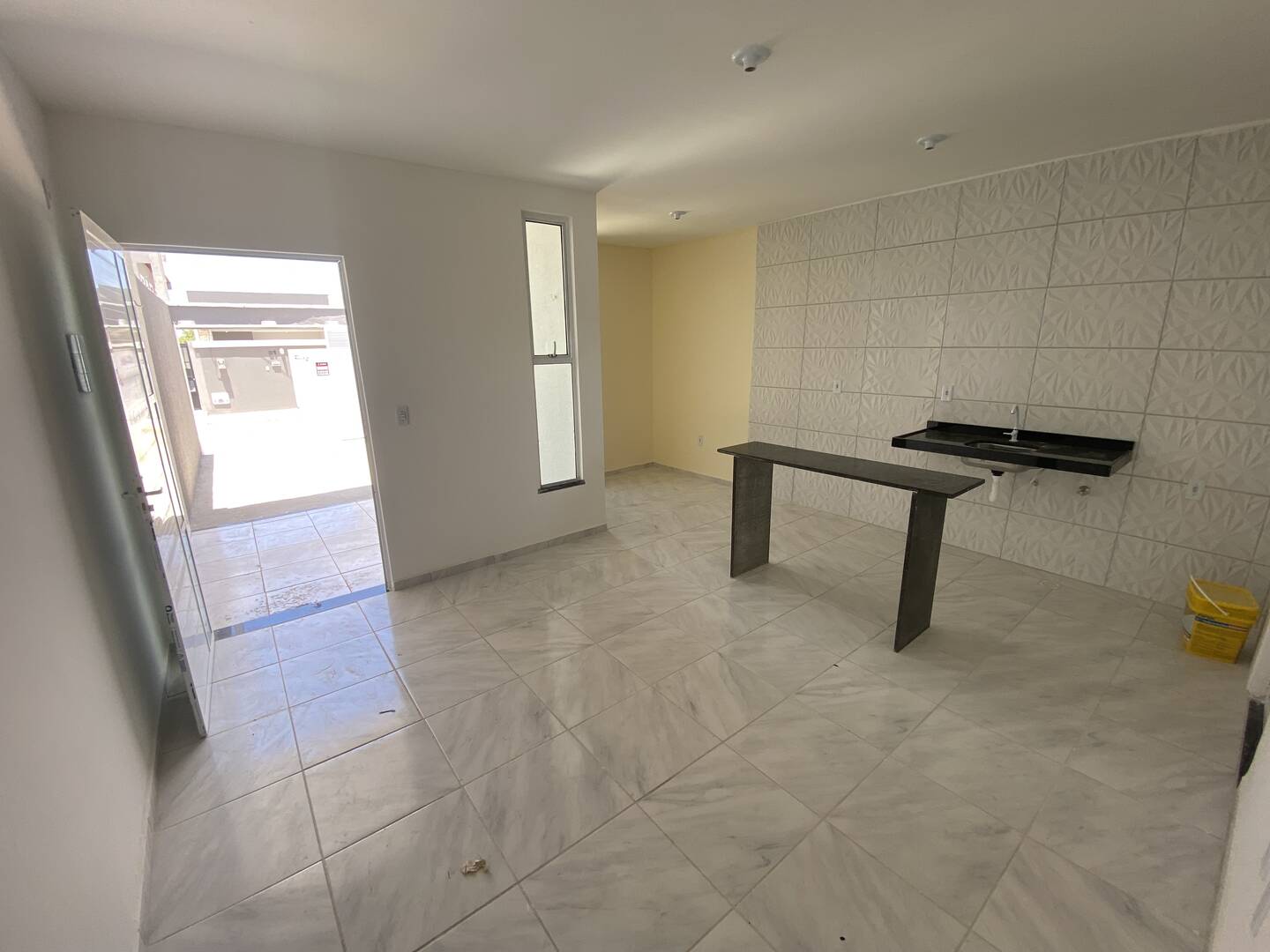 Casa à venda com 2 quartos, 83m² - Foto 2